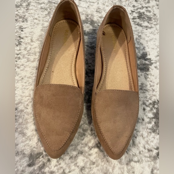 Shoes - 4/$20 Neutral flats — suede feel. Sz 7